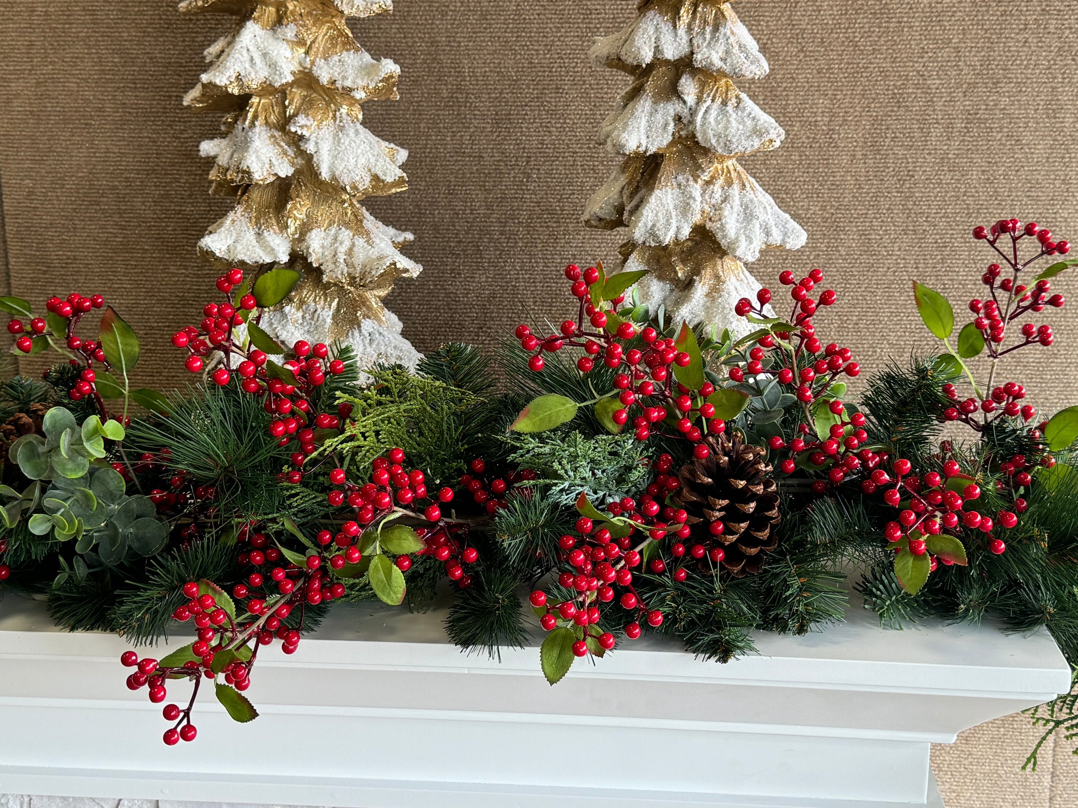 Red Berry Garland with Battery Lights